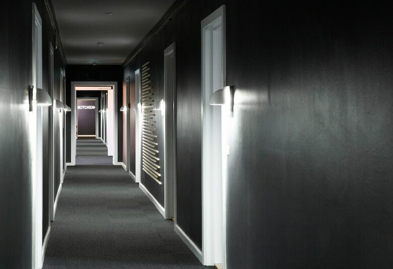 Hotel-b