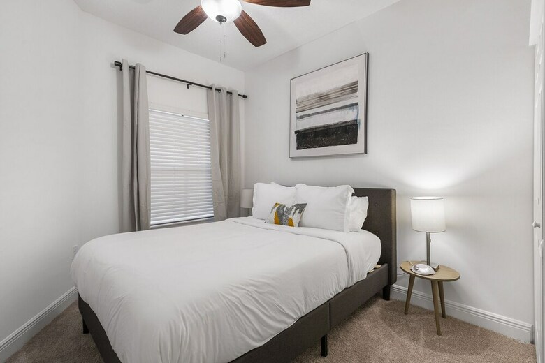 Kasa Davie Apartments