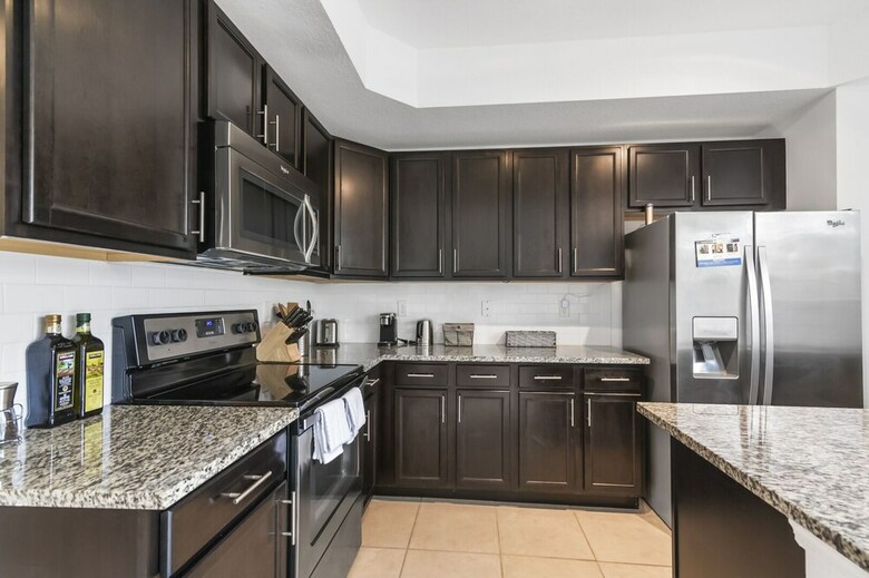 Kasa Davie Apartments