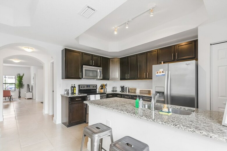 Kasa Davie Apartments