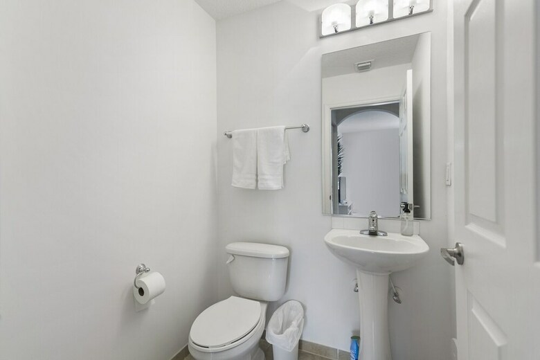 Kasa Davie Apartments