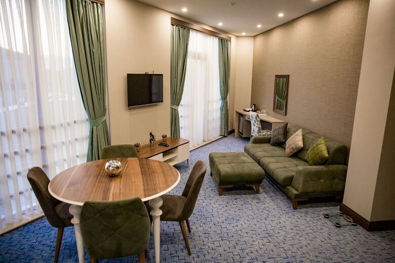 Khazar Palace Hotel & Restaurant