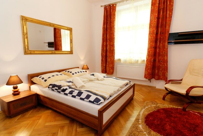 P&j Apartments