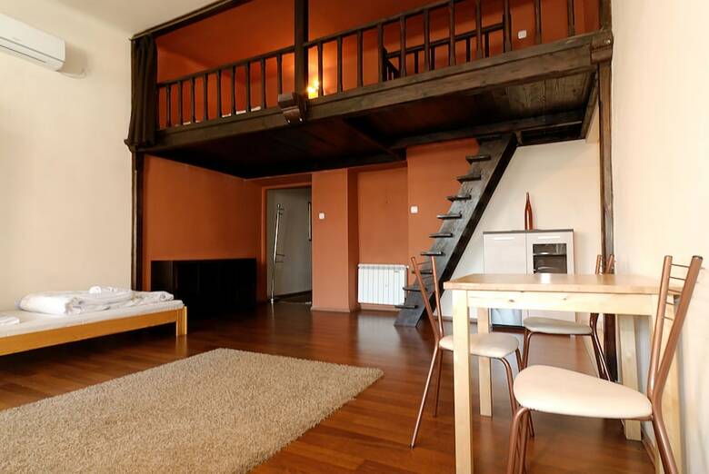 P&j Apartments