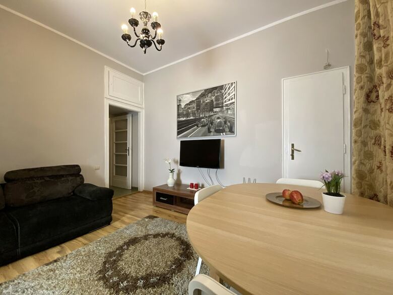 P&j Apartments