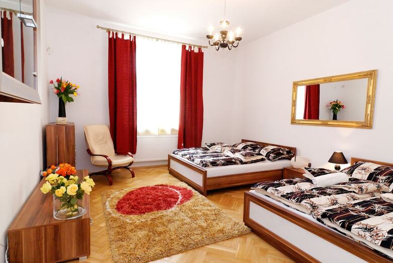 P&j Apartments