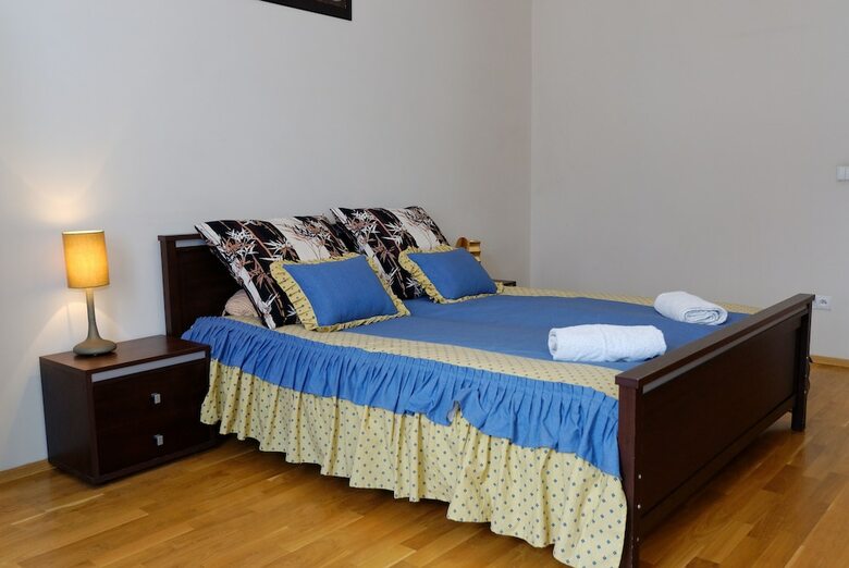 P&j Apartments