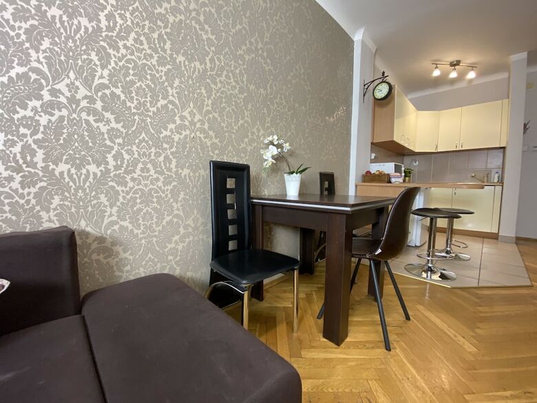 P&j Apartments