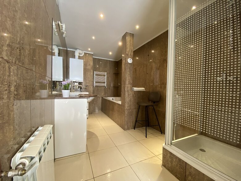 P&j Apartments