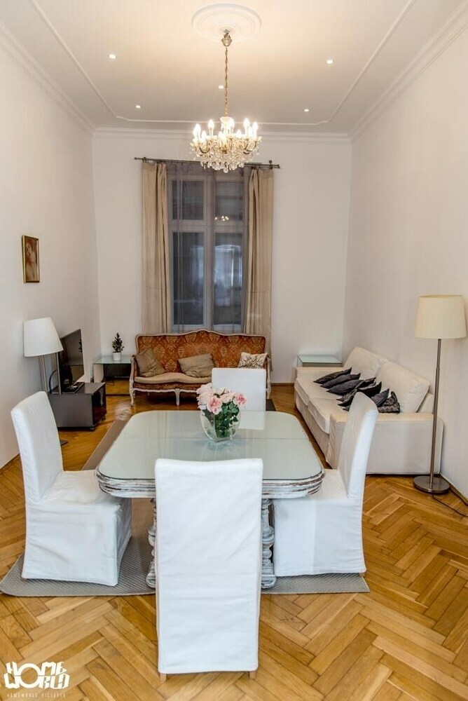 P&j Apartments