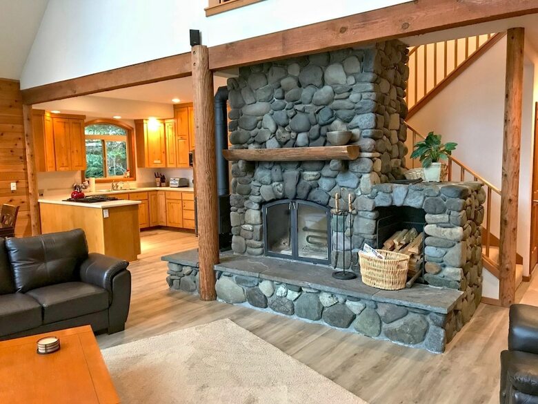 Mt. Baker Lodging Cabin 7 ? Lakefront, Sleeps 10! By Mbl