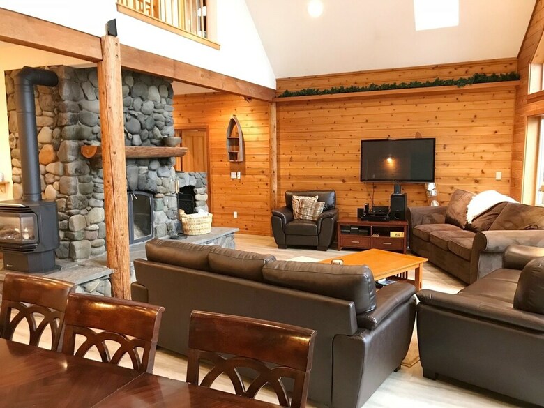 Mt. Baker Lodging Cabin 7 ? Lakefront, Sleeps 10! By Mbl