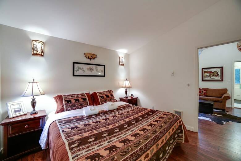 Mt. Baker Lodging Cabin 16 ? Hot Tub, Pets, Sleeps 4! By Mbl