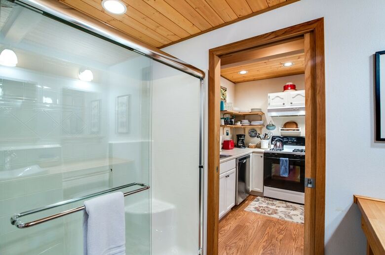Mt. Baker Lodging  Cabin 4 ?pet Friendly, Sleeps 5! By Mbl