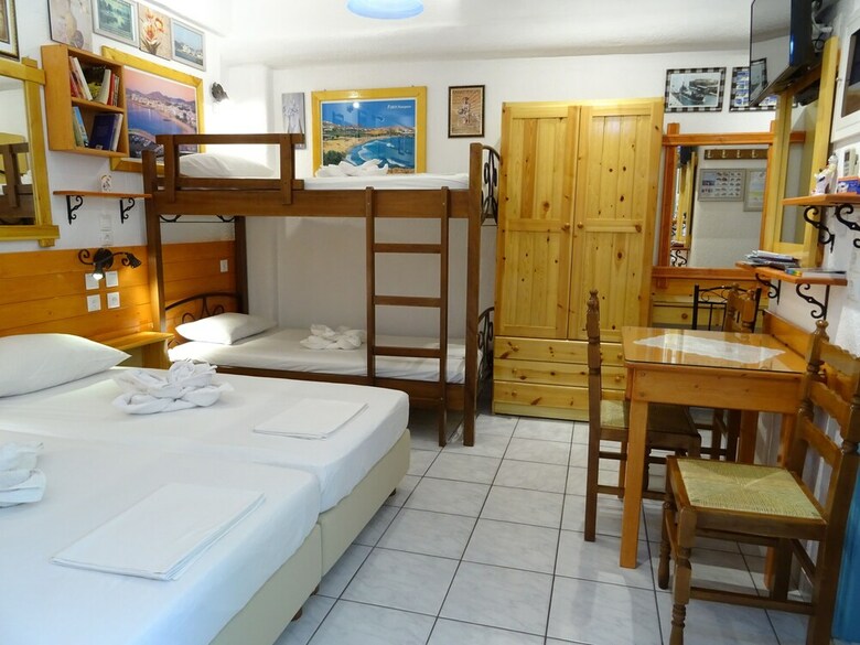 Kontaratos Studios & Apartments