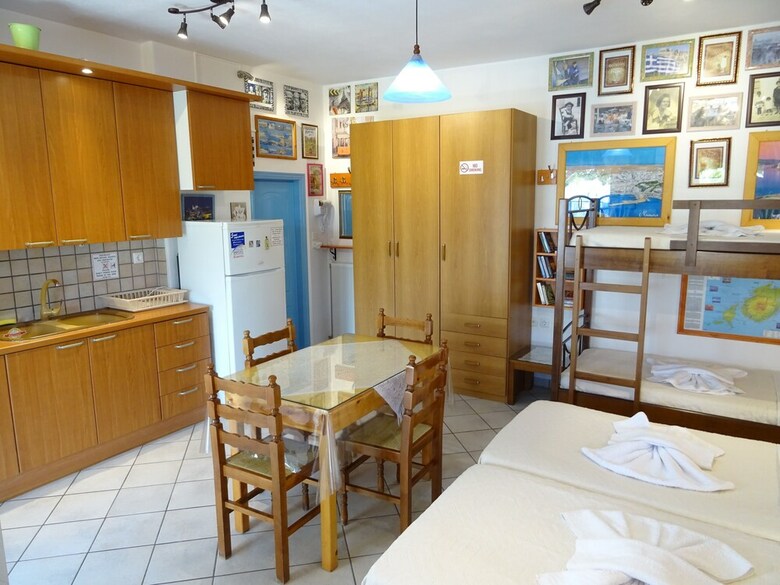 Kontaratos Studios & Apartments