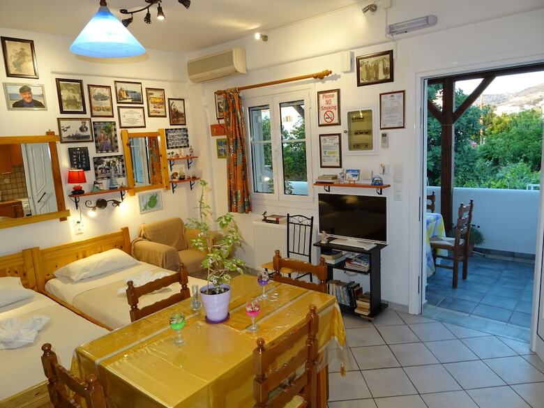 Kontaratos Studios & Apartments
