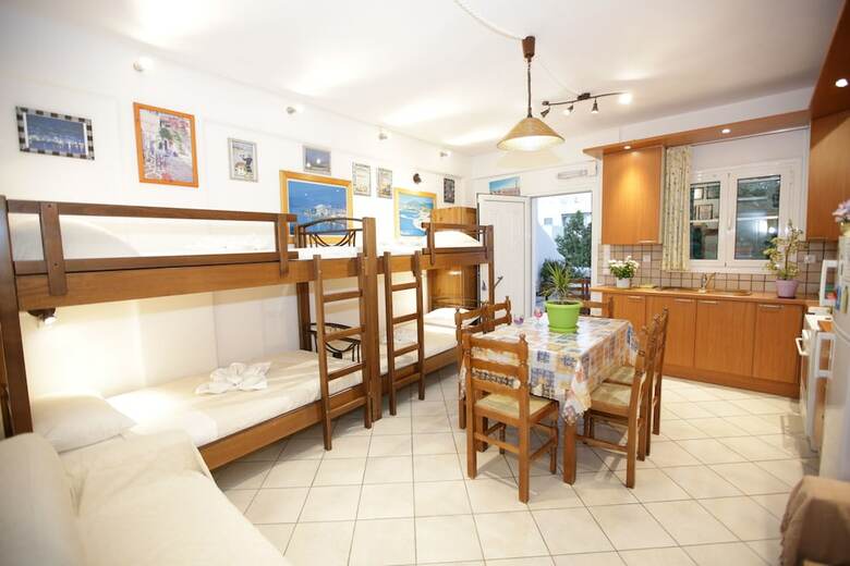 Kontaratos Studios & Apartments