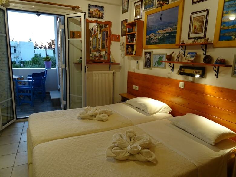Kontaratos Studios & Apartments