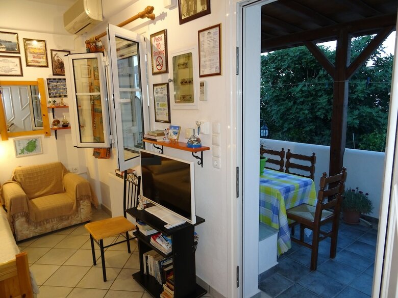 Kontaratos Studios & Apartments