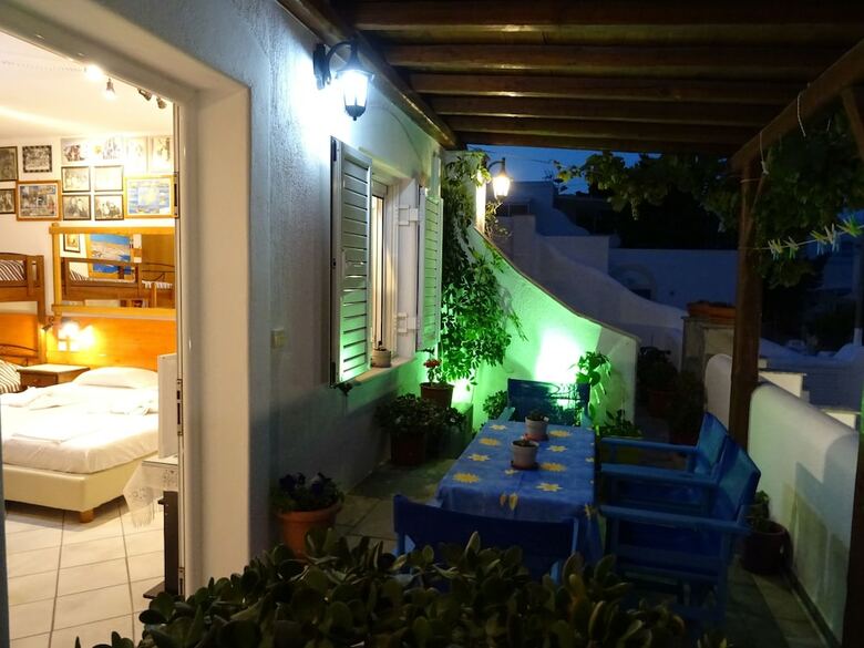 Kontaratos Studios & Apartments
