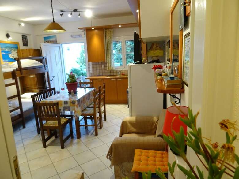 Kontaratos Studios & Apartments