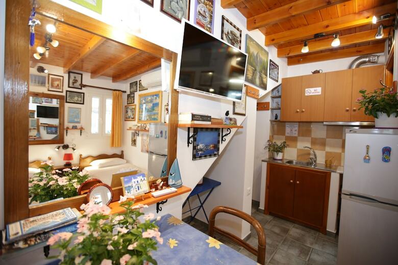 Kontaratos Studios & Apartments