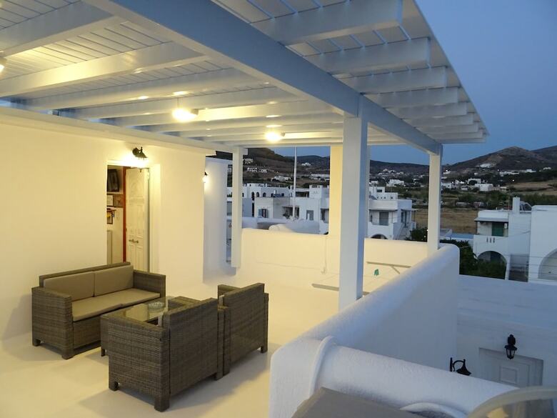 Kontaratos Studios & Apartments