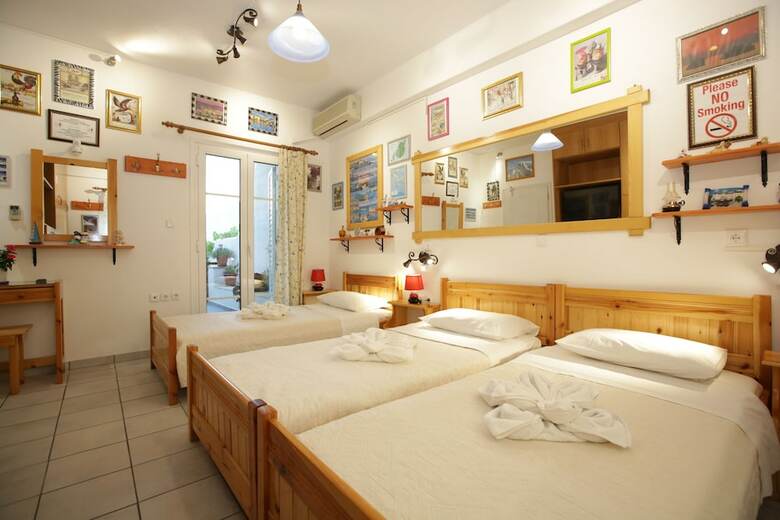 Kontaratos Studios & Apartments