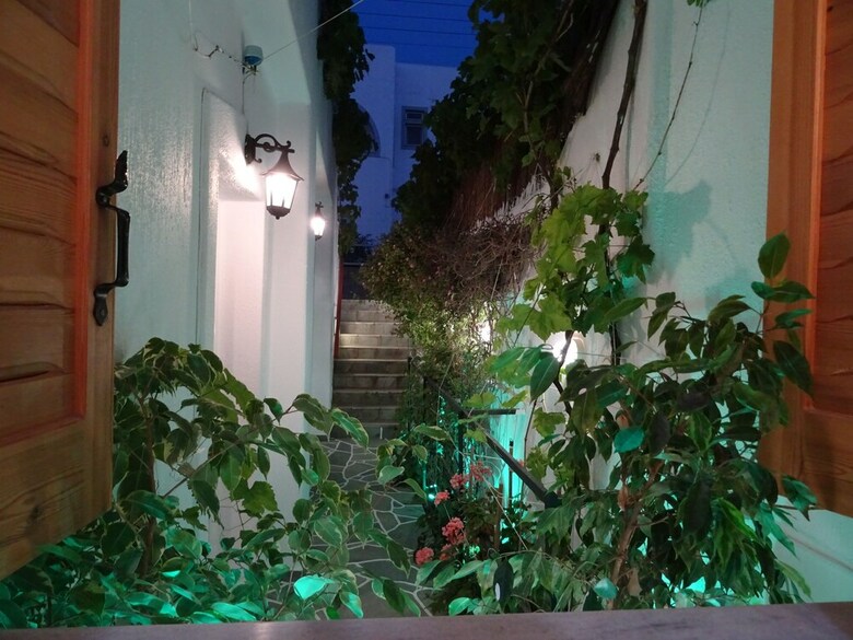 Kontaratos Studios & Apartments