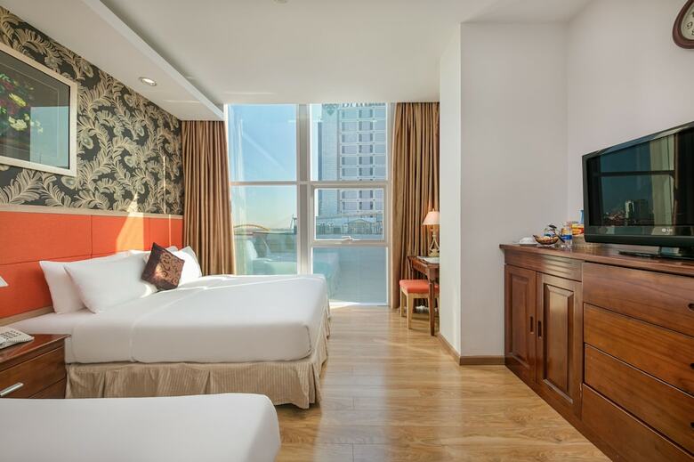 Sun River Hotel