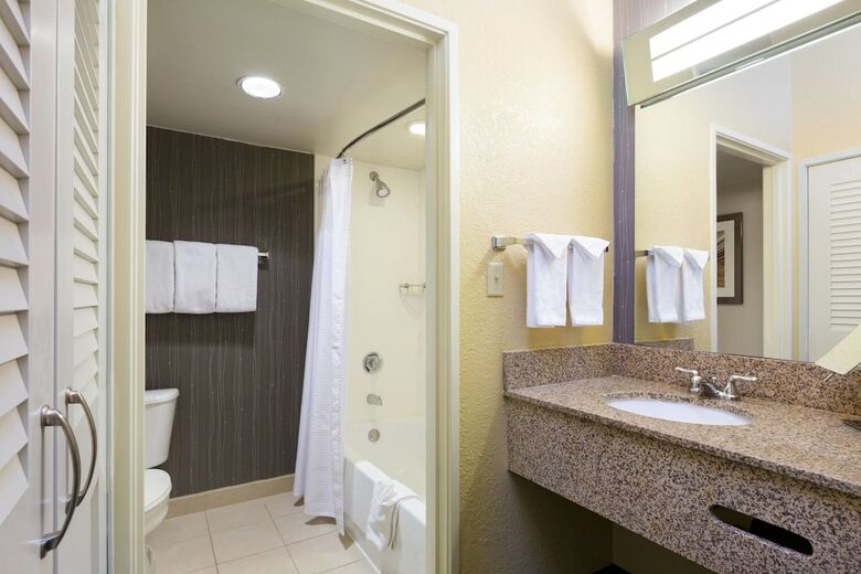 Hotel Courtyard By Marriott Austin The Domain Area