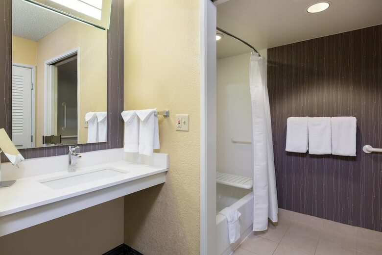 Hotel Courtyard By Marriott Austin The Domain Area