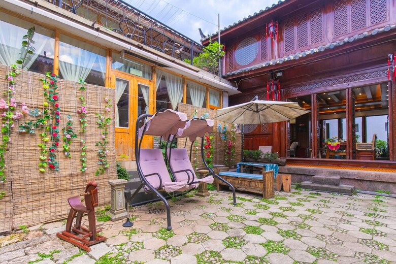 Posada Lijiang Muyunju Inn