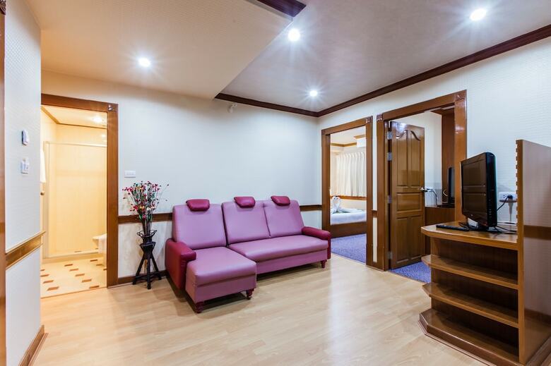 Oyo 796 Paradise Sukhumvit Hotel