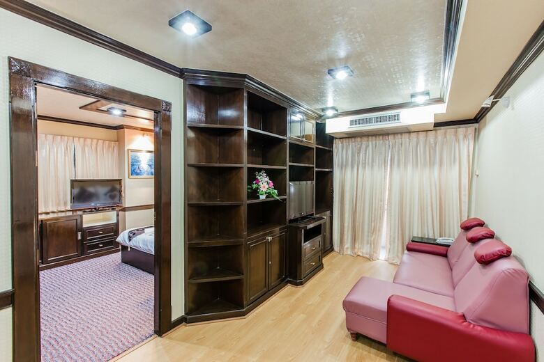 Oyo 796 Paradise Sukhumvit Hotel
