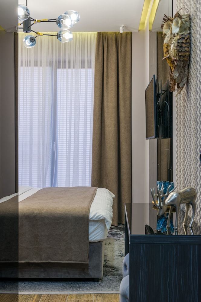 Mr. Grey Boutique Hotel