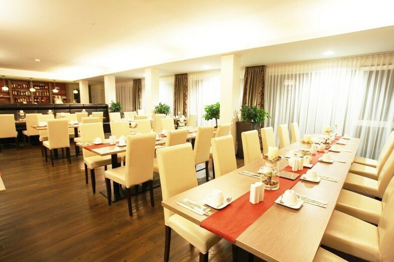 Hotel R�delheimer Hof - Am Wasserturm