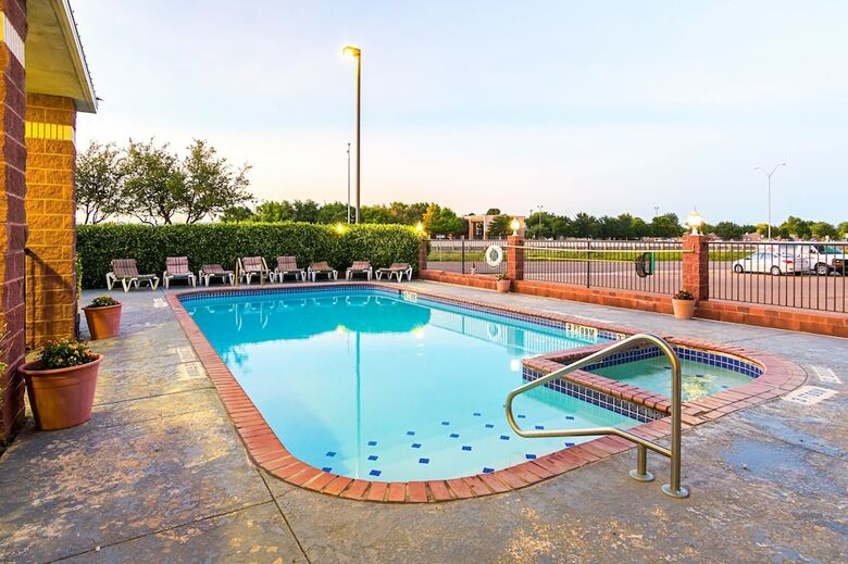 Hotel Comfort Suites Lubbock