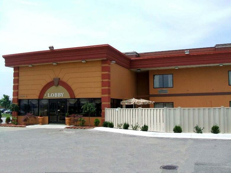 Hotel A Victory Inn - West Dearborn