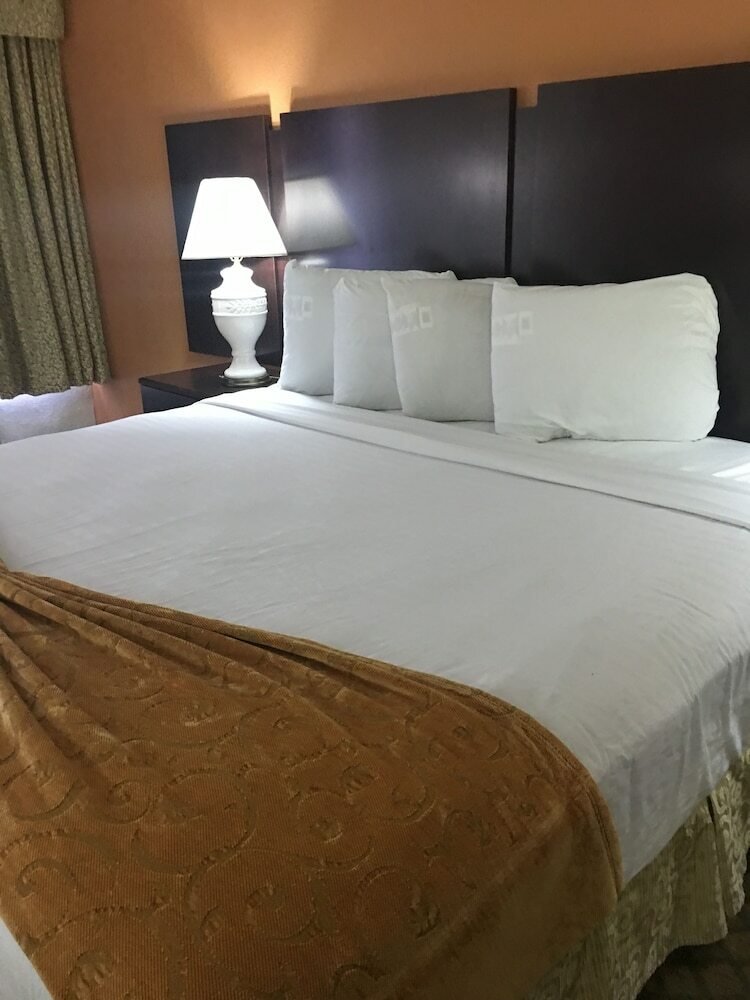Hotel A Victory Inn - West Dearborn