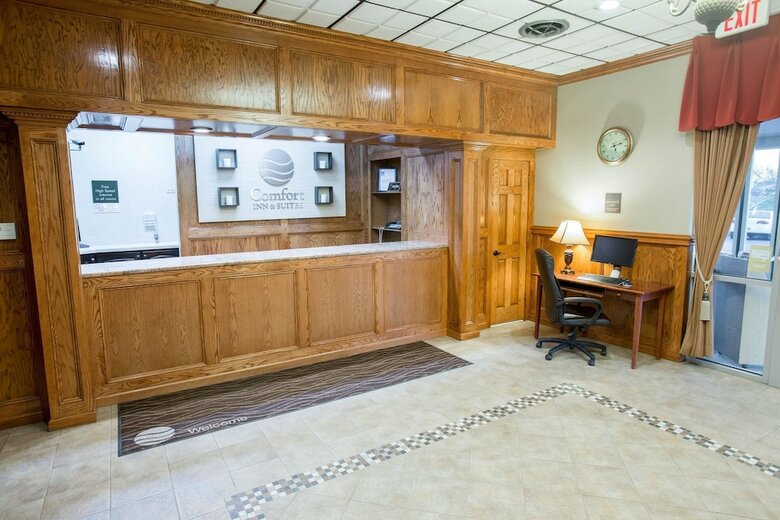 Hotel Comfort Inn & Suites