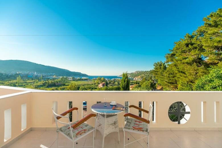 Aparthotel Ai Yannis Suites And Apartments Hotel