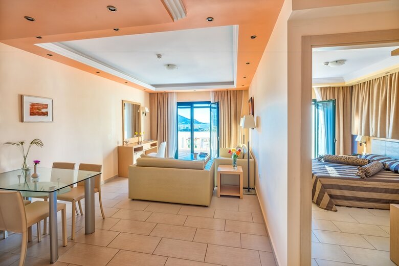 Aparthotel Ai Yannis Suites And Apartments Hotel