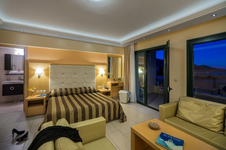 Aparthotel Ai Yannis Suites And Apartments Hotel