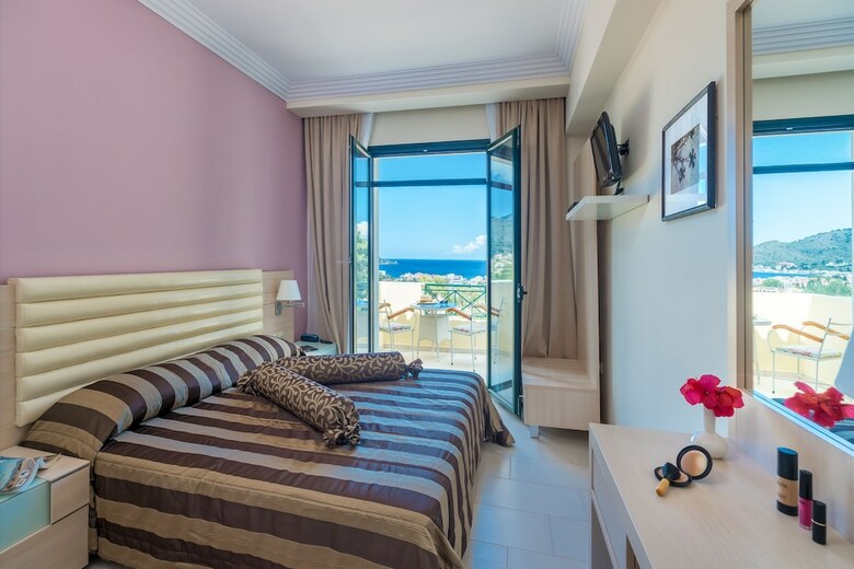 Aparthotel Ai Yannis Suites And Apartments Hotel