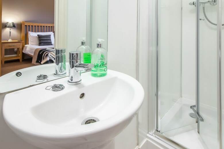 Hotel Ambleside Central - Guest House
