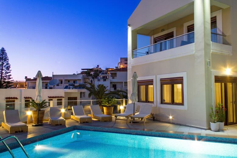 Apartamentos Esthisis Suites Chania