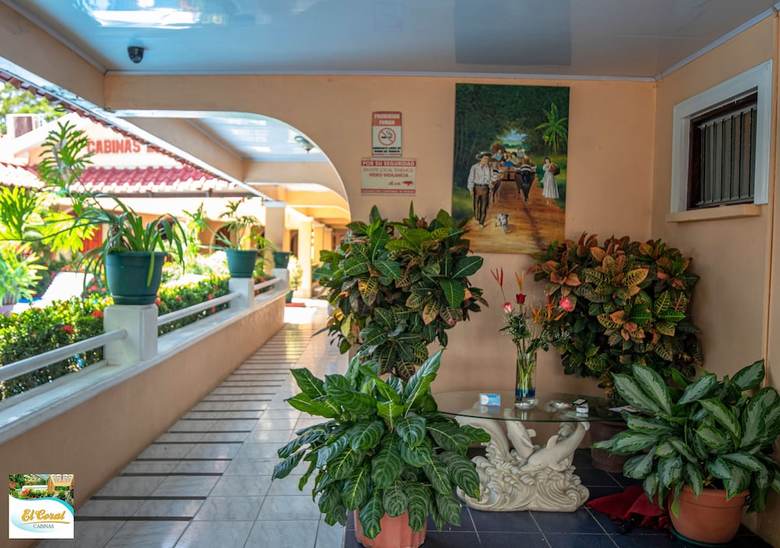 Hotel Y Cabinas El Coral
