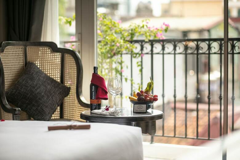 Shining Central Hotel & Spa